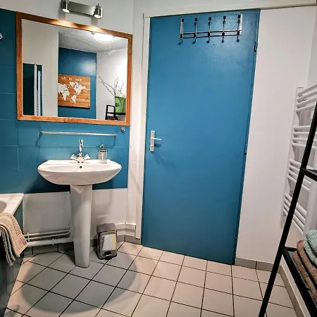 La Bulle Bleue - Parking-terrasse-aeoport-meet