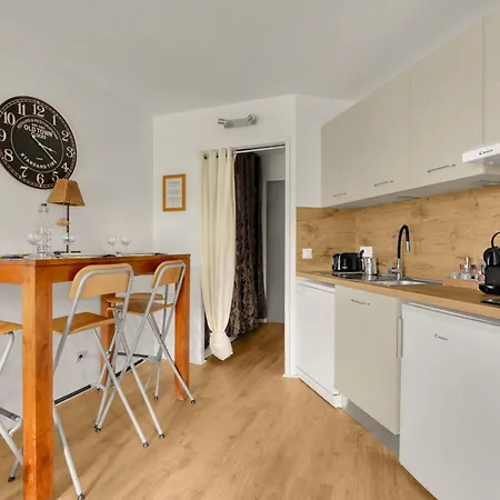 La Bulle Bleue - Parking-terrasse-aeoport-meet