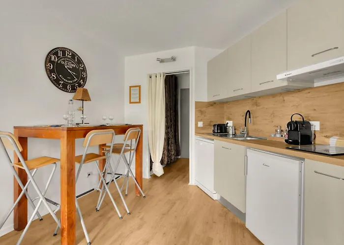 La Bulle Bleue - Parking-terrasse-aeoport-meet