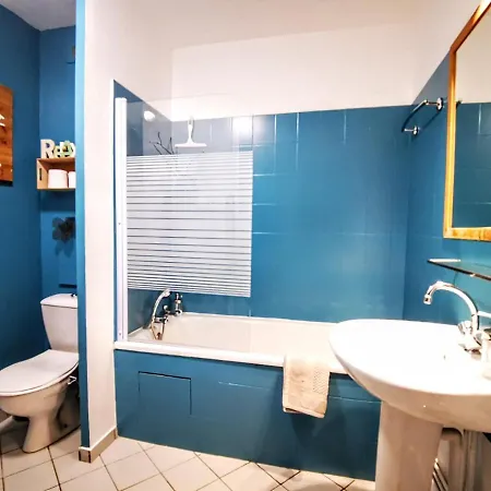 La Bulle Bleue - Parking-terrasse-aeoport-meet Blagnac